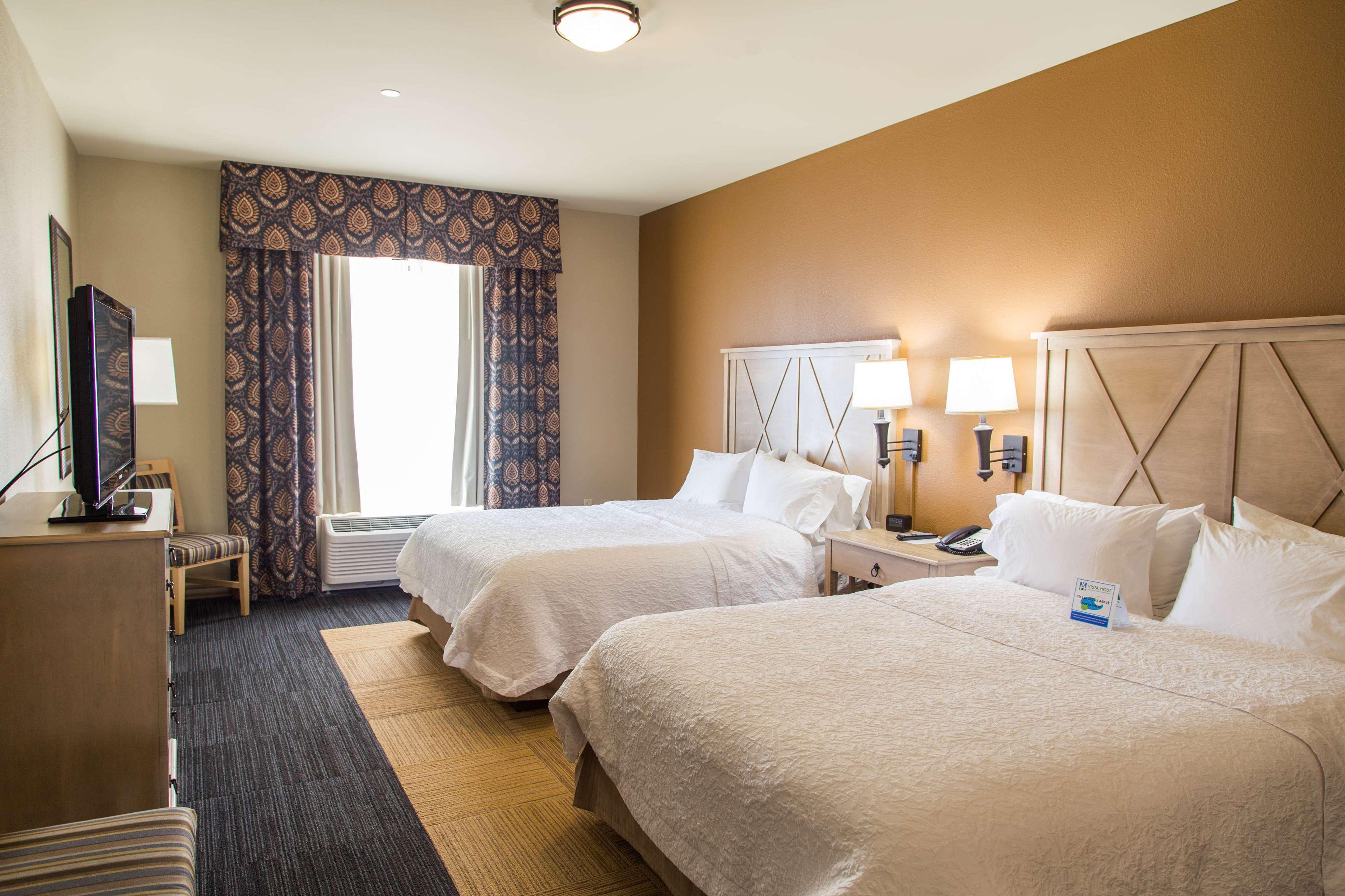 Hampton Inn & Suites Dodge City Boot Hill Casino Kültér fotó
