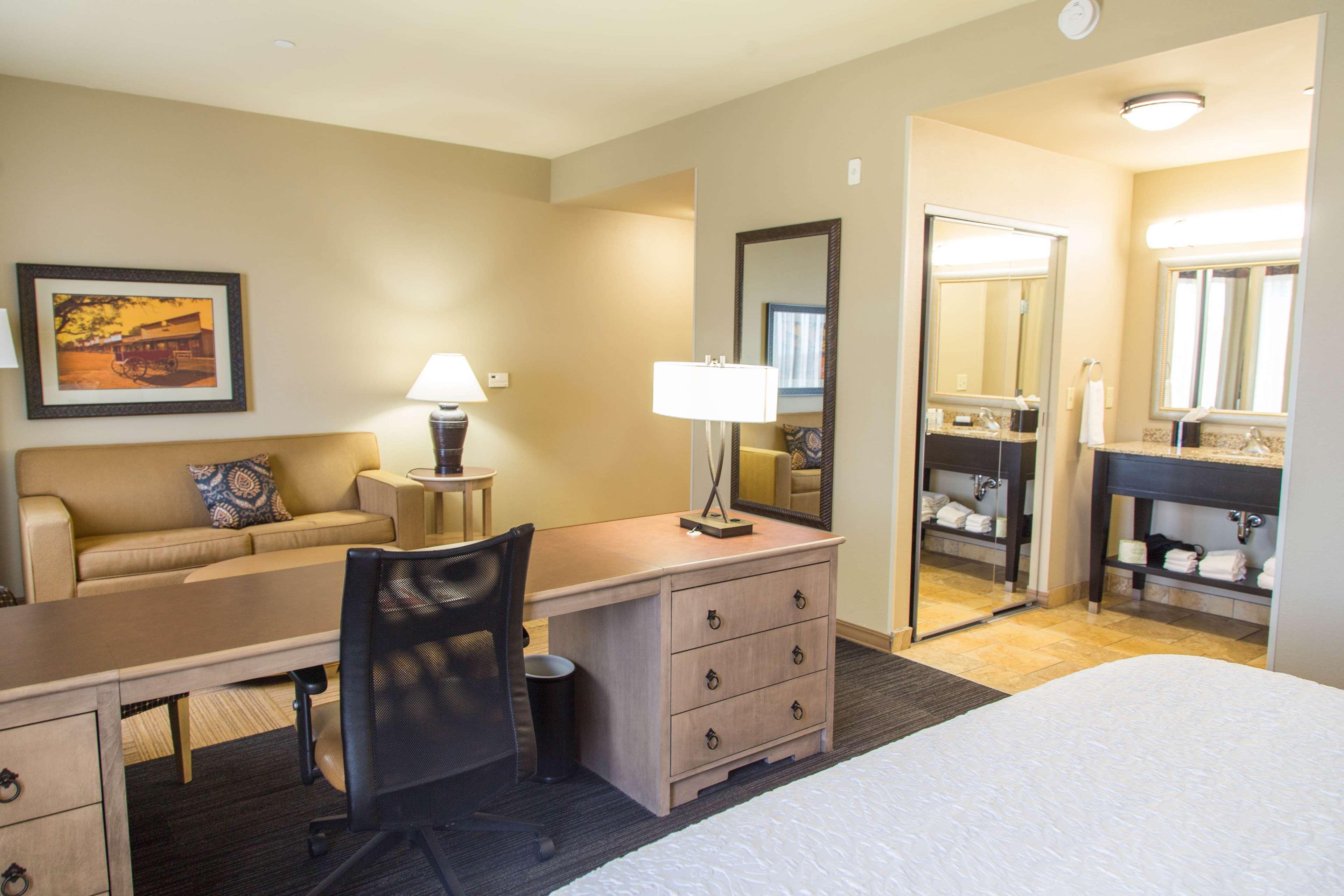 Hampton Inn & Suites Dodge City Boot Hill Casino Kültér fotó
